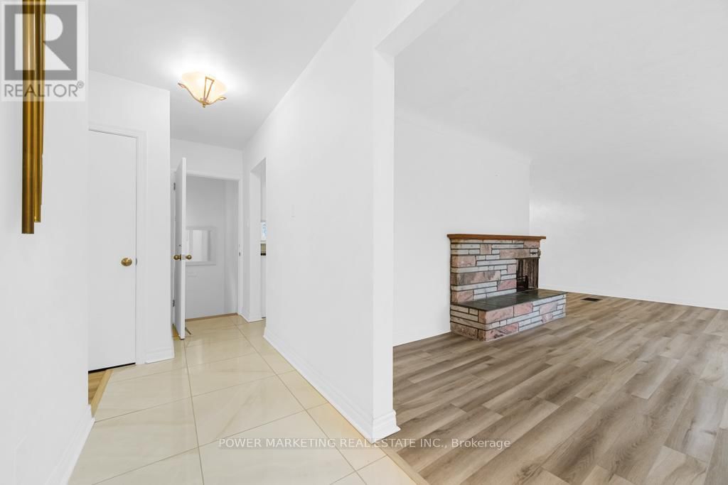 17 ROTHWELL DRIVE Image 5