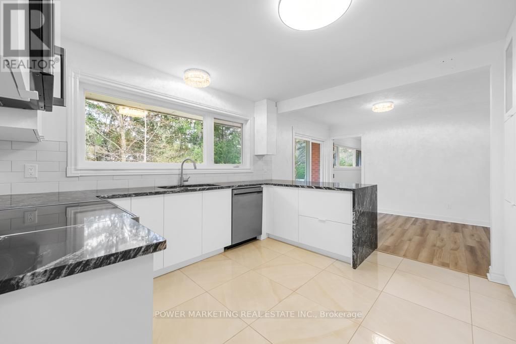 17 ROTHWELL DRIVE Image 7