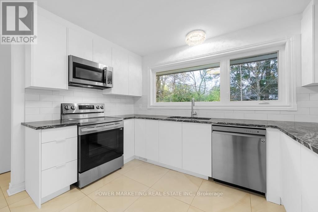 17 ROTHWELL DRIVE Image 8