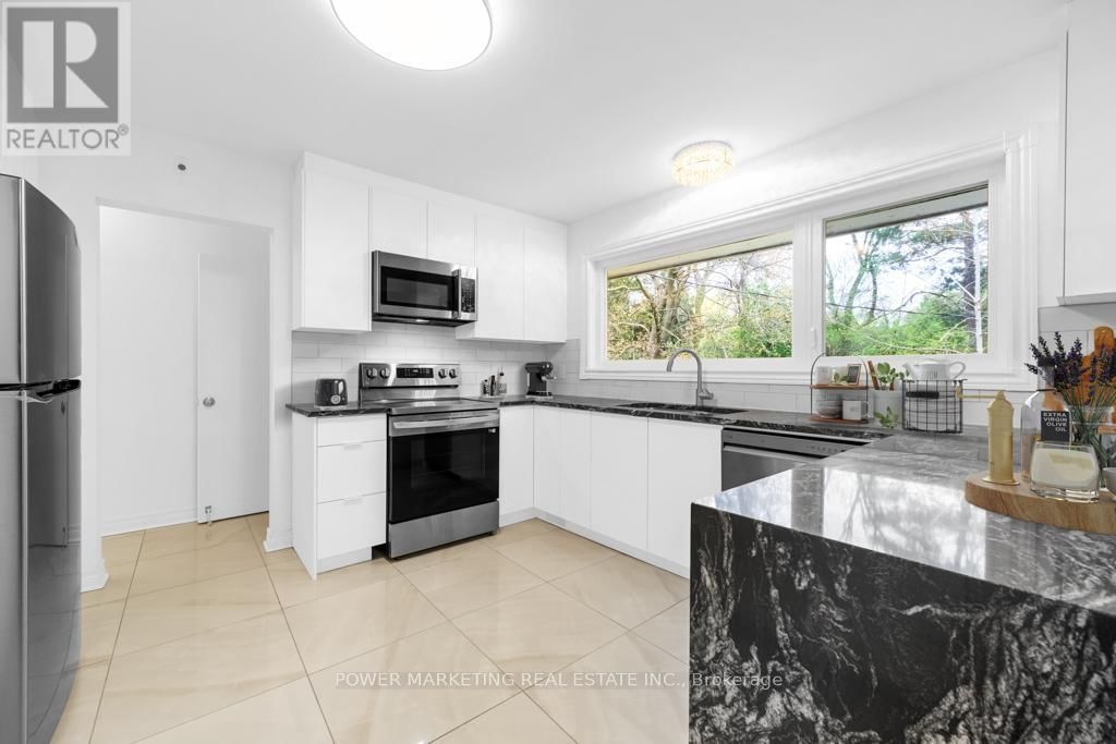 17 ROTHWELL DRIVE Image 9