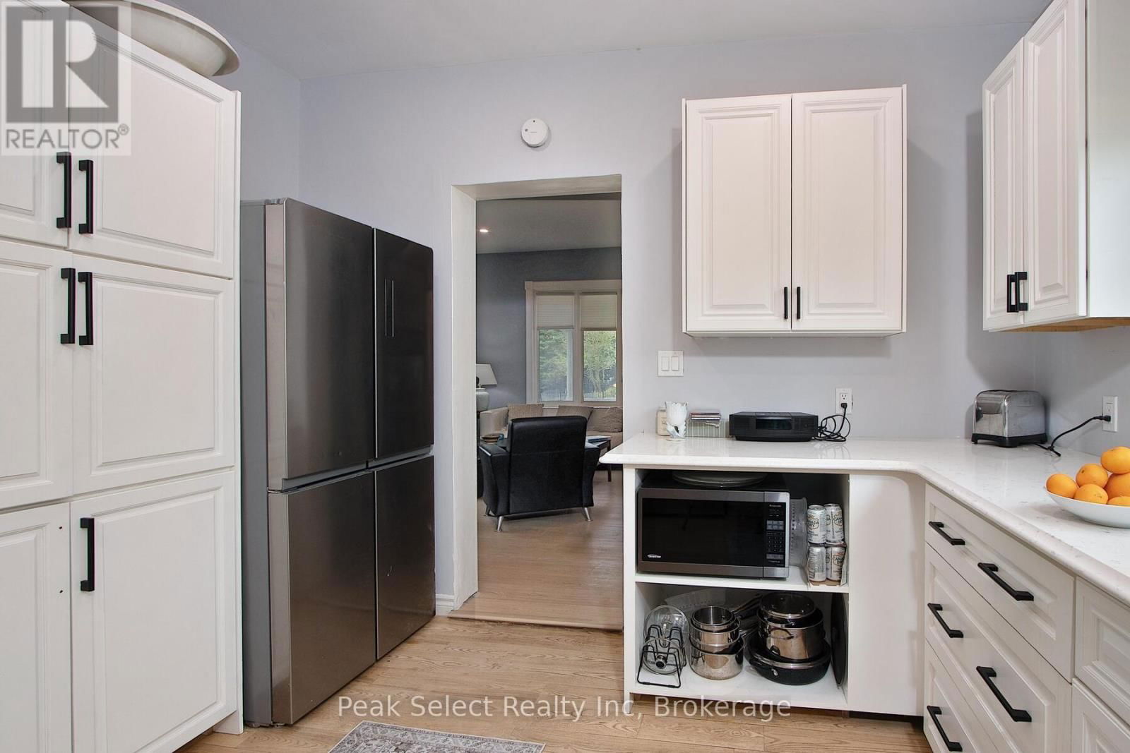 430 ALBERT STREET Image 10