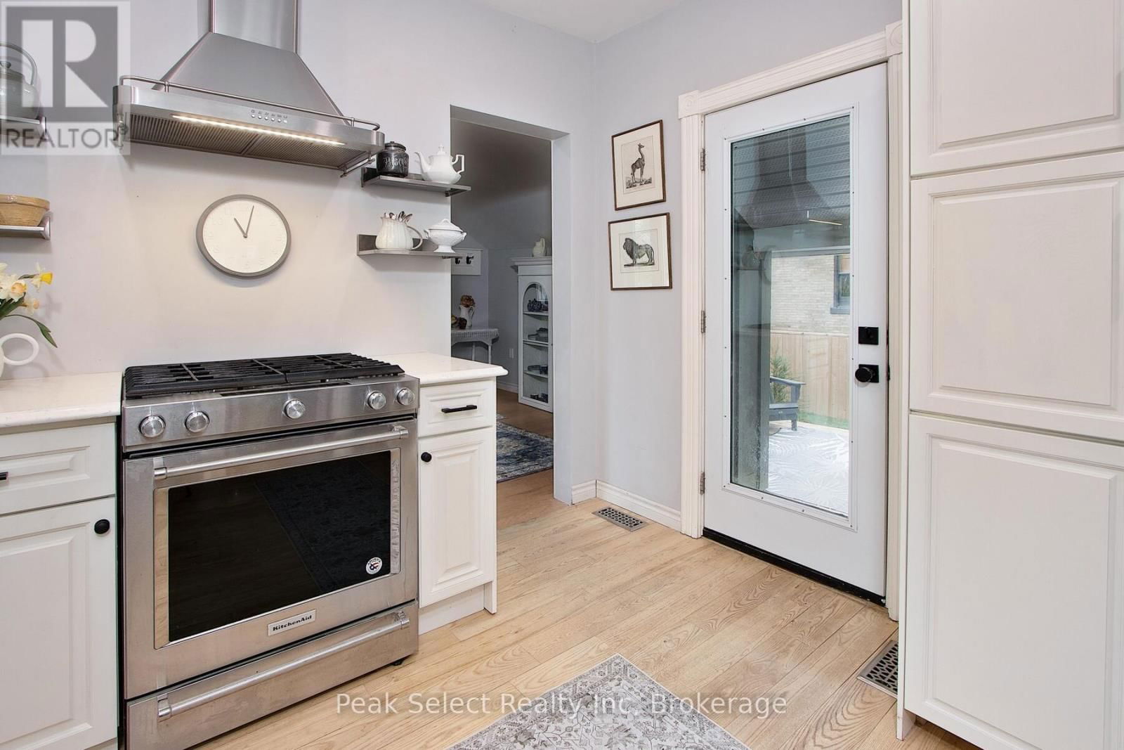 430 ALBERT STREET Image 12