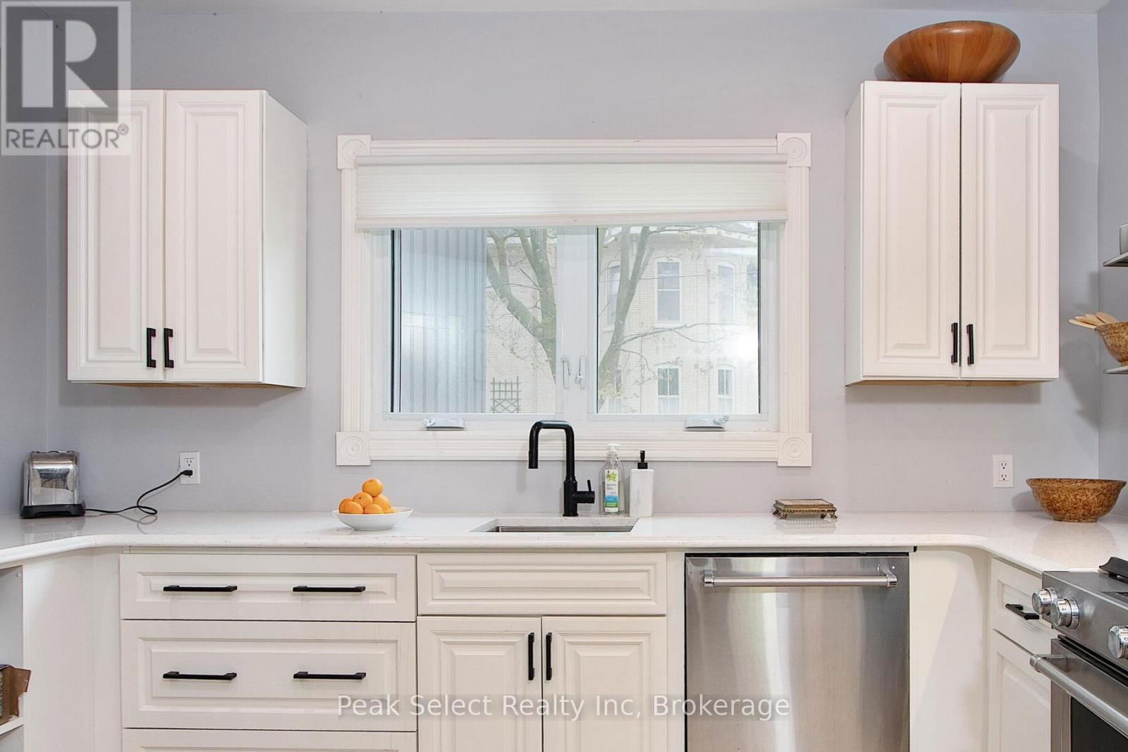 430 ALBERT STREET Image 13