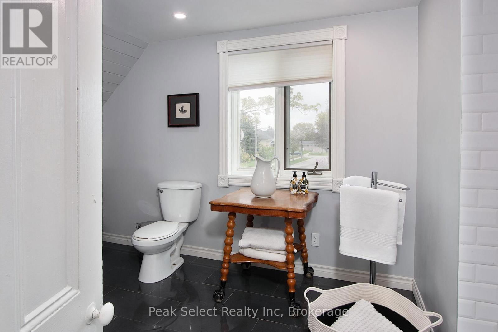 430 ALBERT STREET Image 29