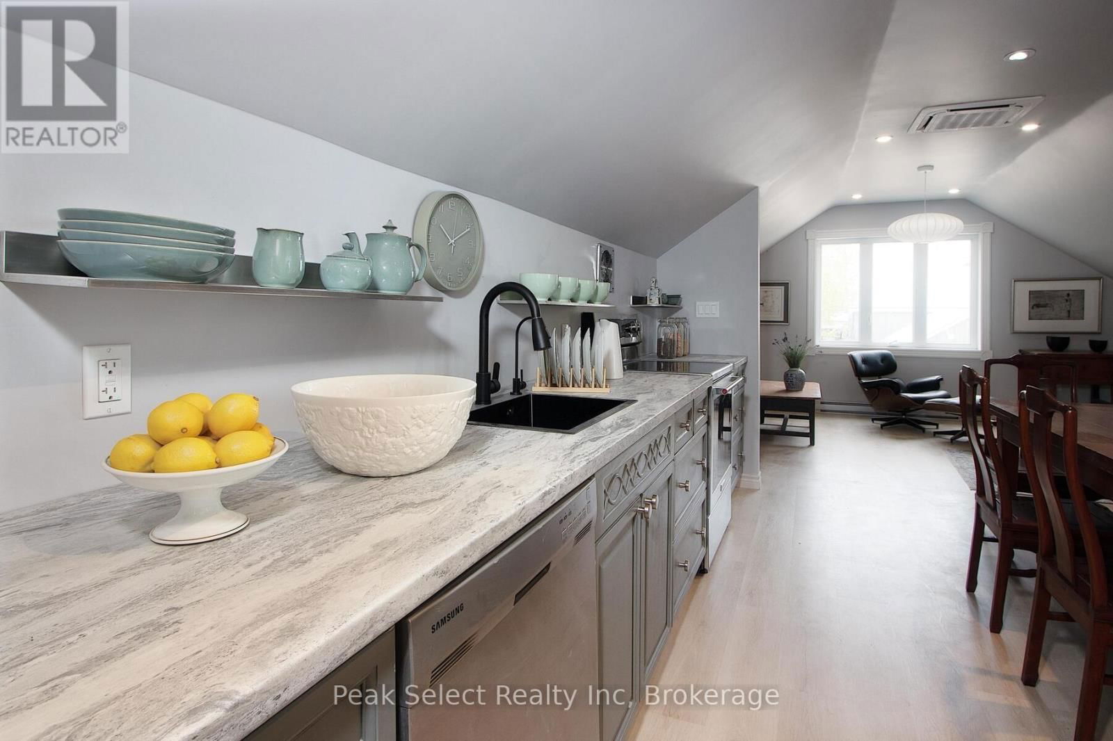 430 ALBERT STREET Image 41