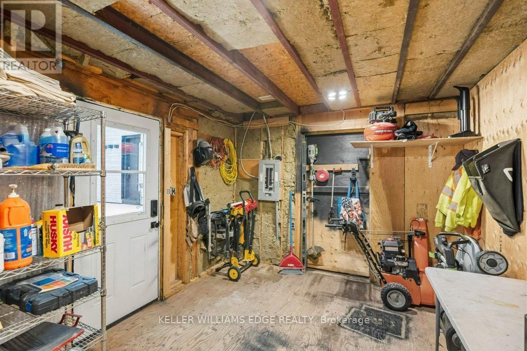 61 LAKE AVENUE NORTH Image 38