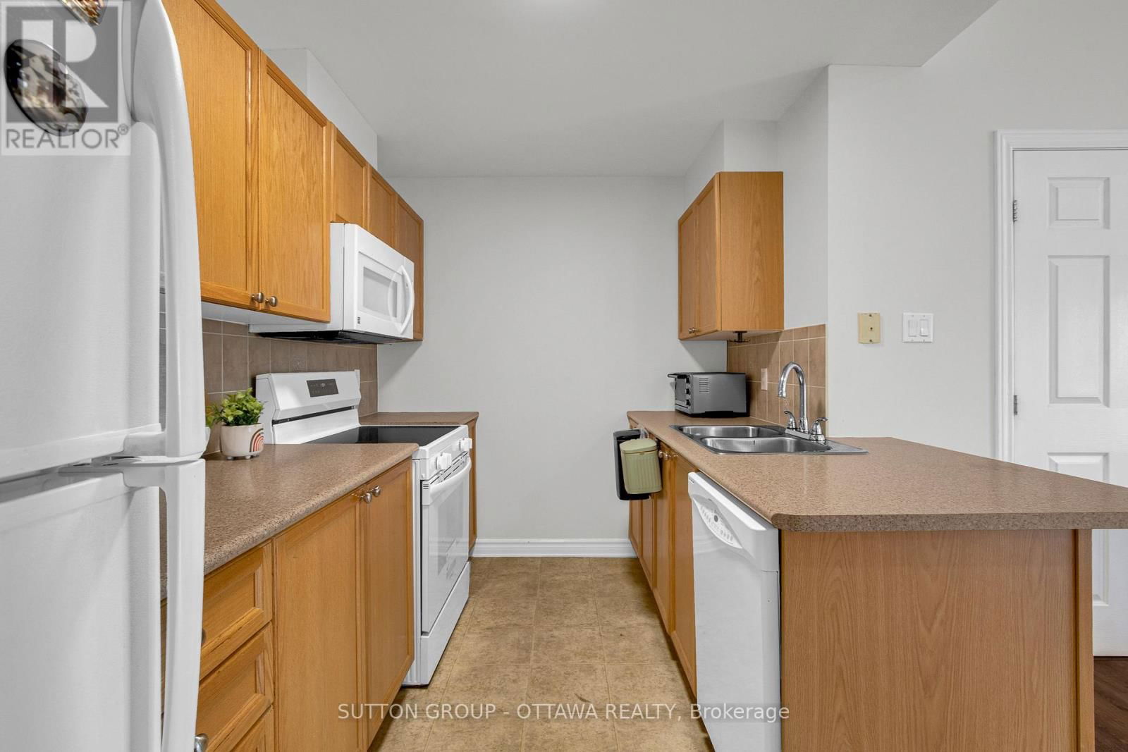F - 241 CRESTWAY DRIVE Image 14