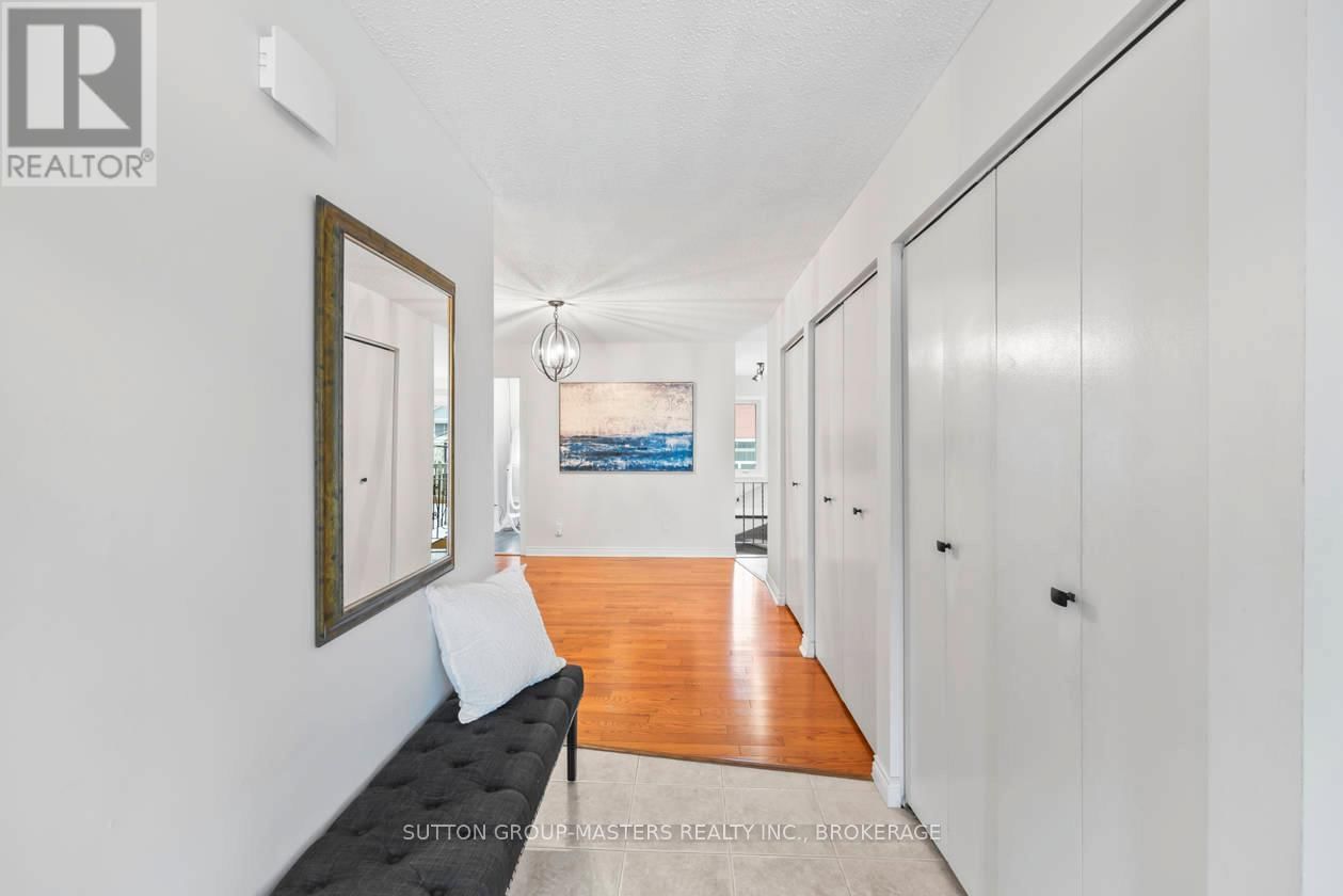 984 AMBLESIDE CRESCENT Image 5