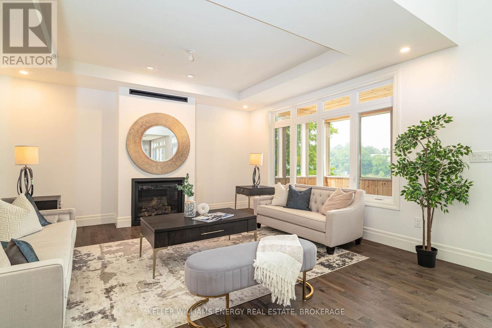 125 VILLENEUVE DRIVE Image 17