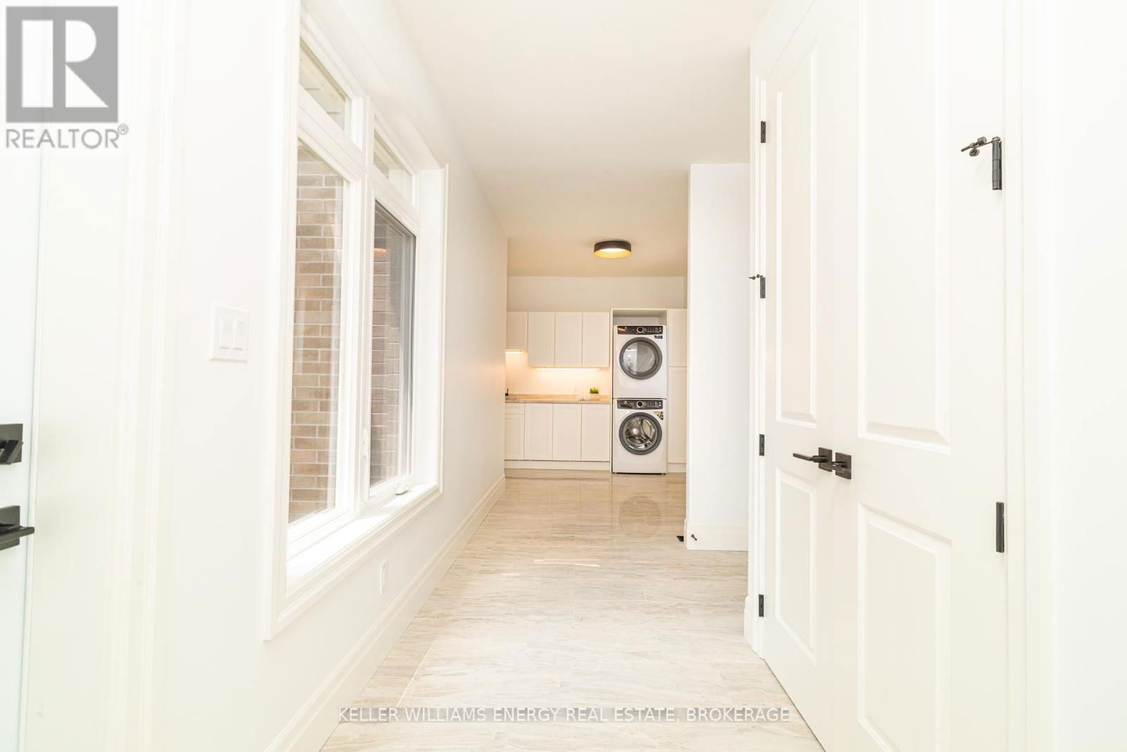125 VILLENEUVE DRIVE Image 30