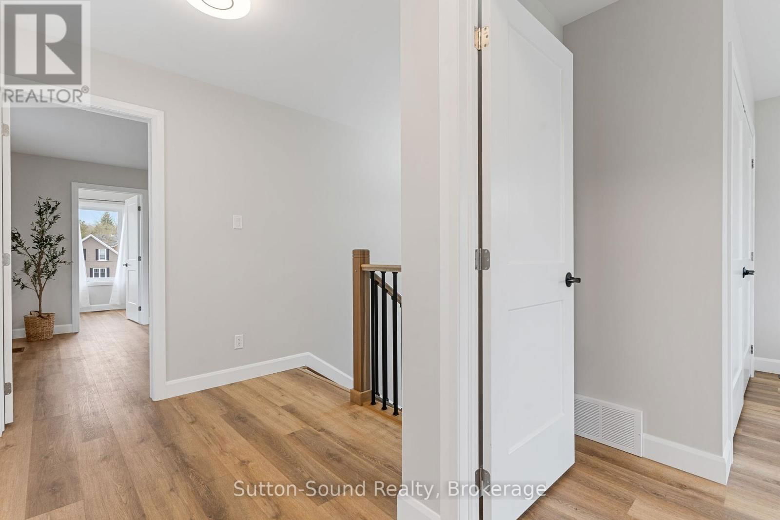 1889 3RD AVENUE WEST Image 23