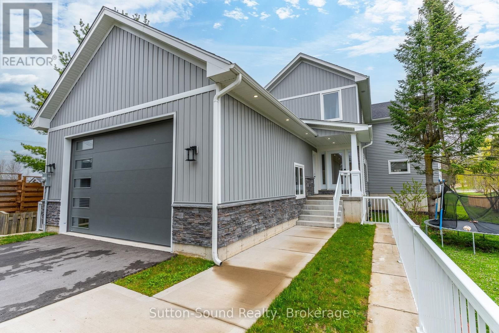 1889 3RD AVENUE WEST Image 3