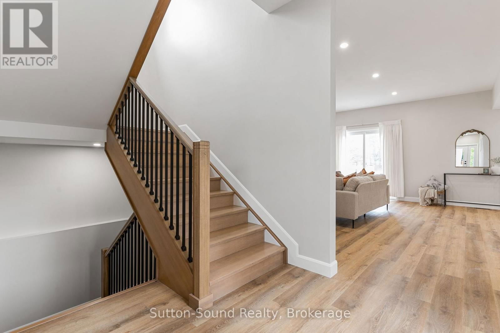 1889 3RD AVENUE WEST Image 32
