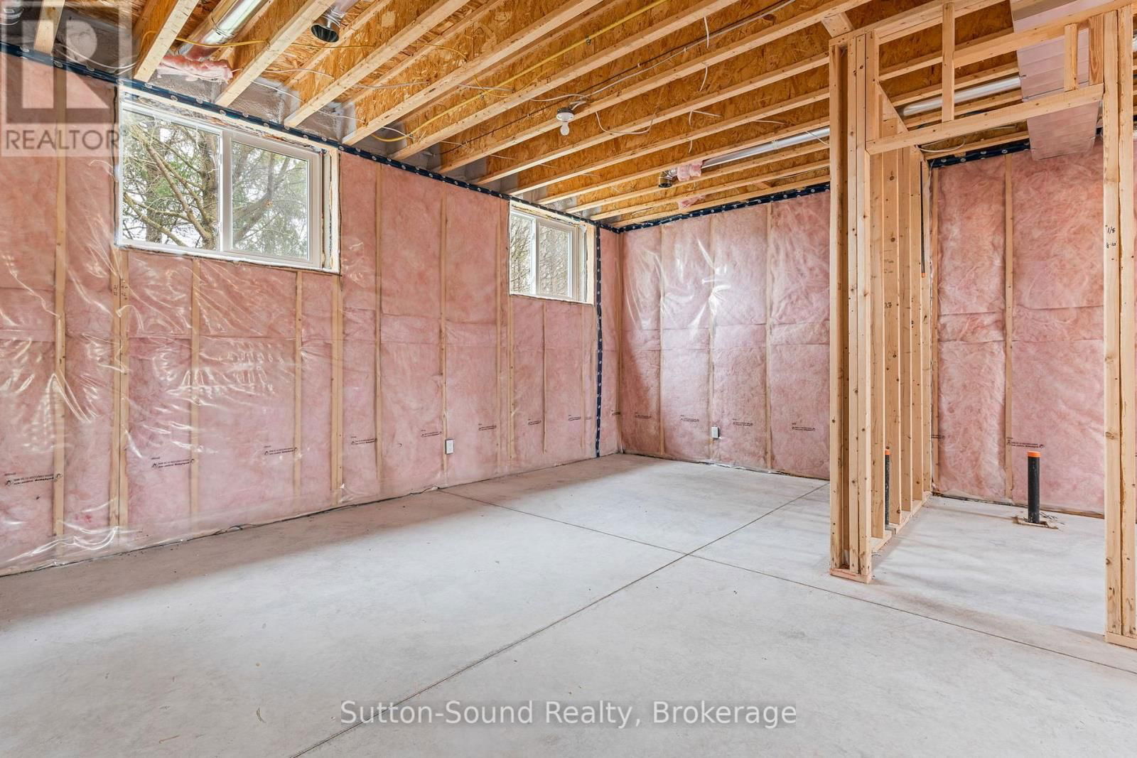 1889 3RD AVENUE WEST Image 34