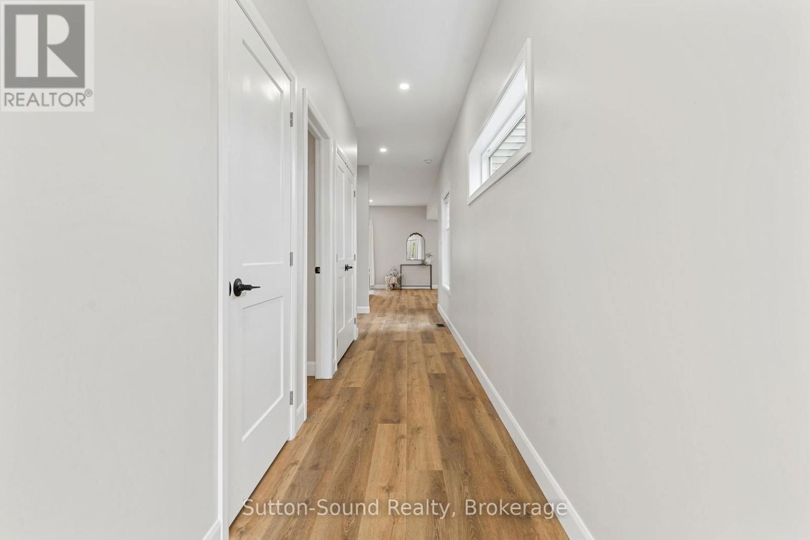 1889 3RD AVENUE WEST Image 8