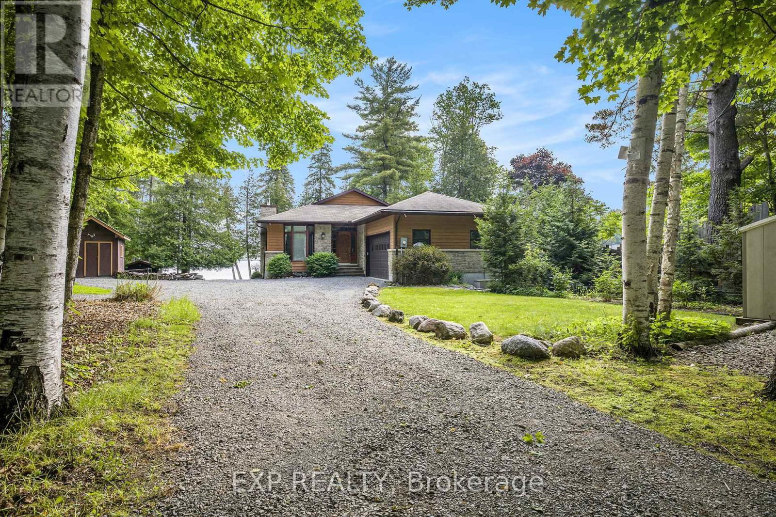 544 LAKESHORE ROAD Image 2
