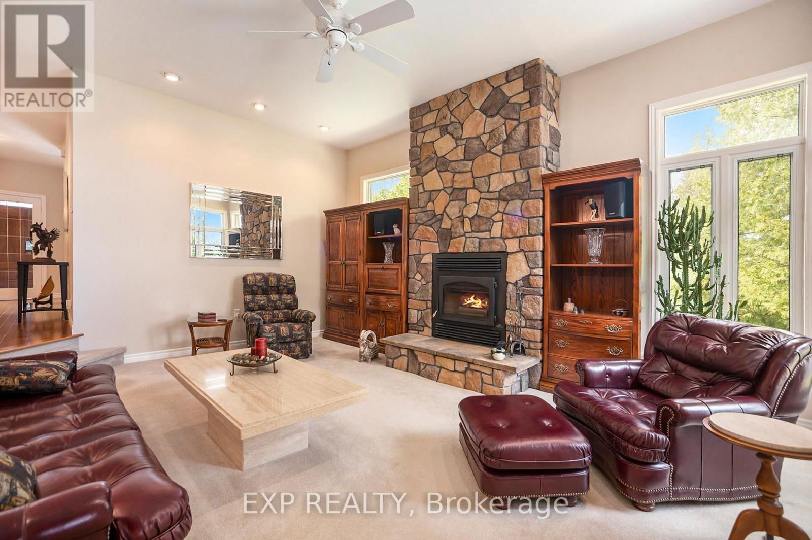544 LAKESHORE ROAD Image 4