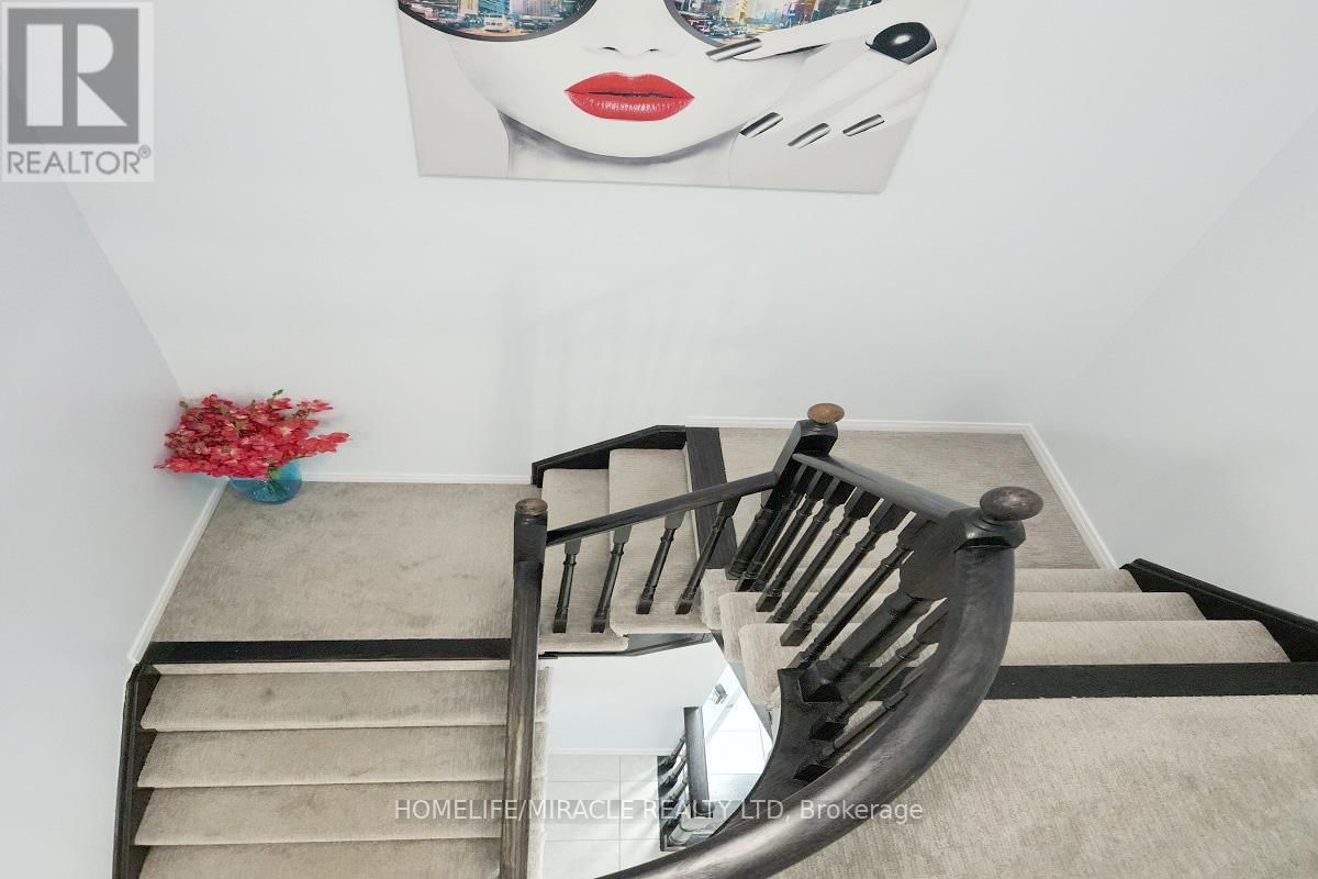 696 FISHER STREET Image 19