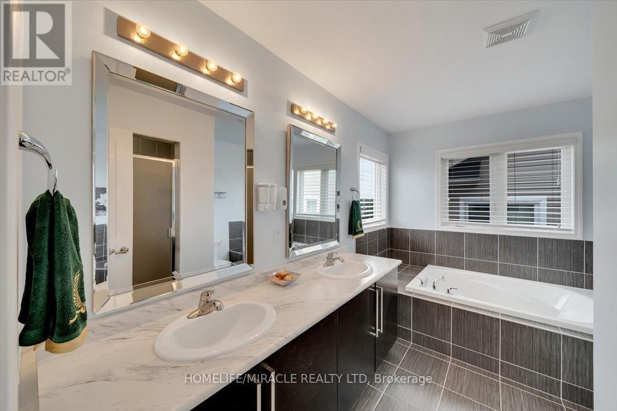 696 FISHER STREET Image 22