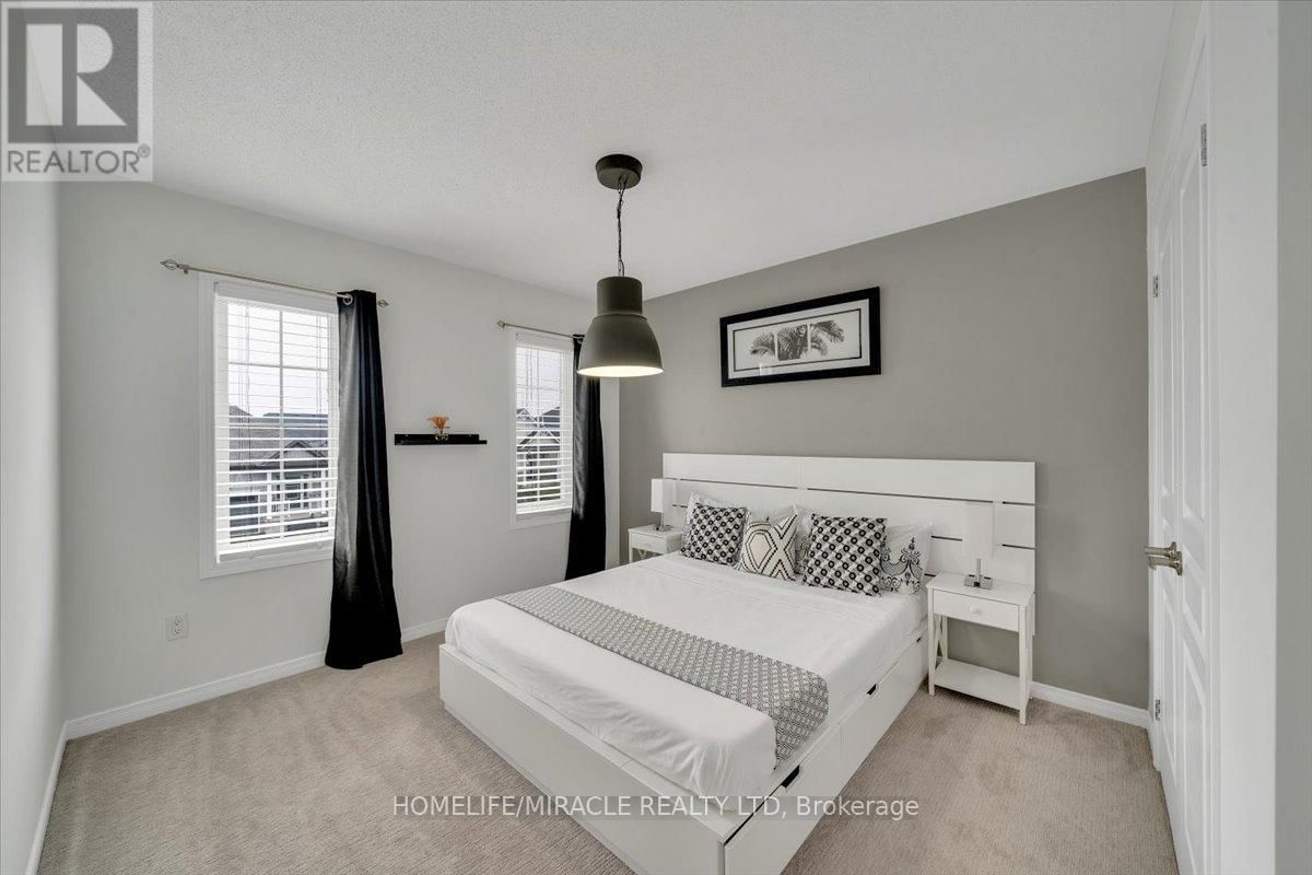 696 FISHER STREET Image 23