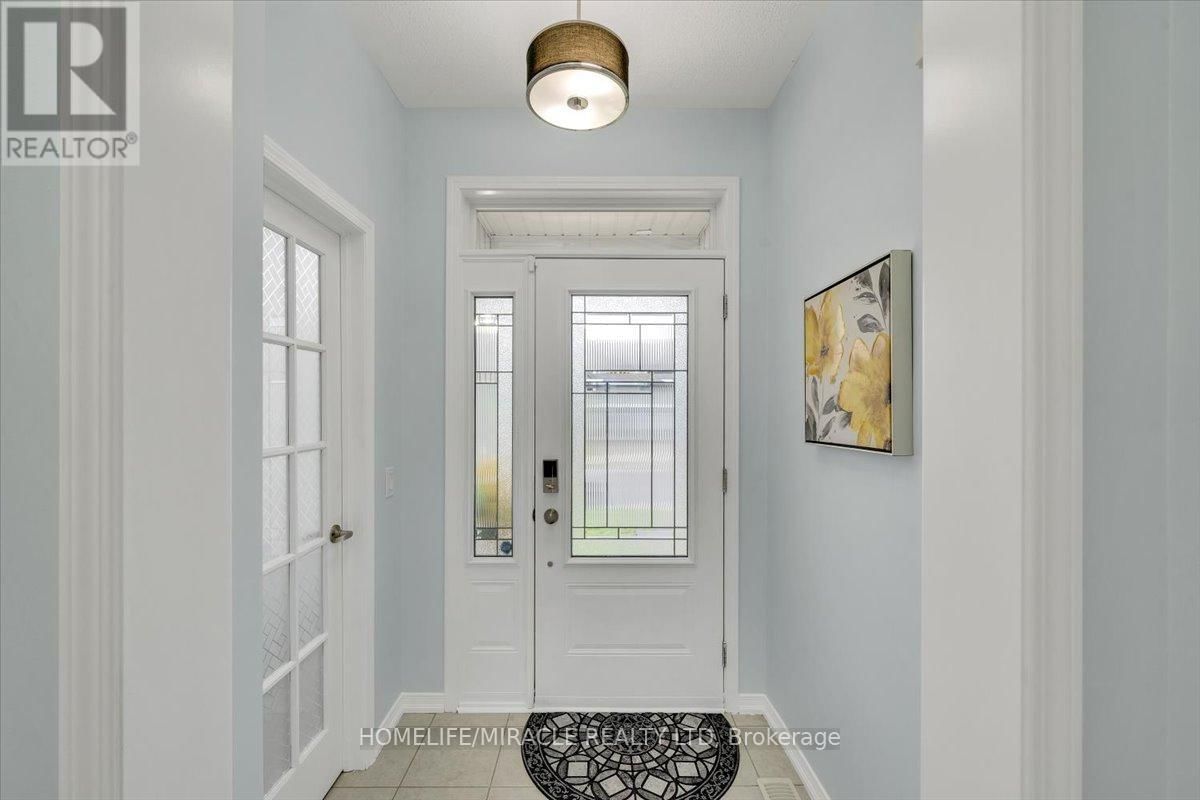 696 FISHER STREET Image 3