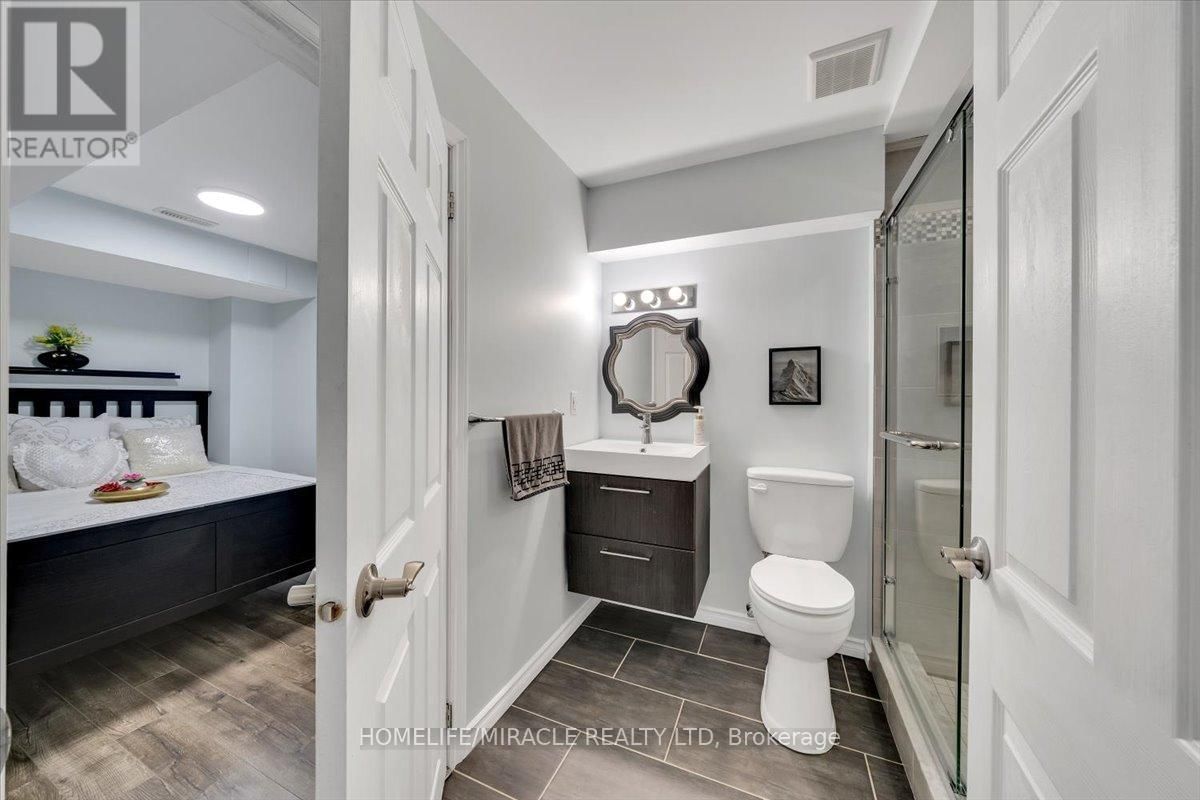 696 FISHER STREET Image 31