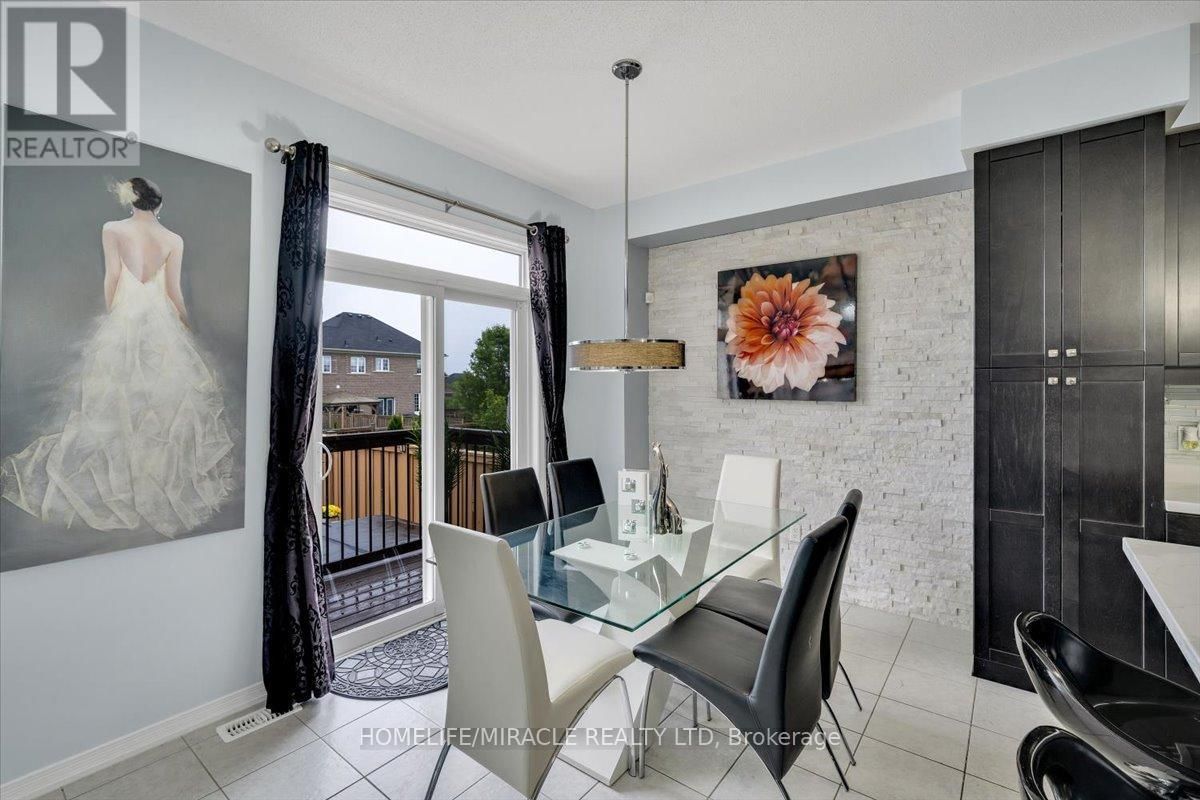 696 FISHER STREET Image 7