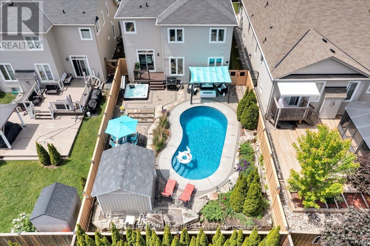 696 FISHER STREET Image 9