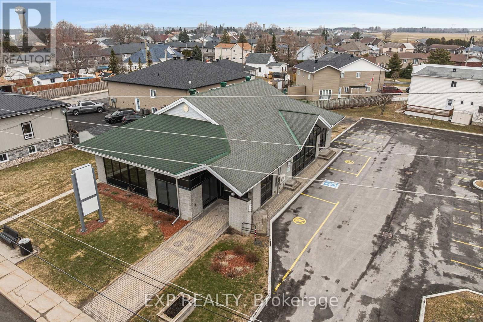 4597 CATHERINE STREET NORTHEAST Image 28