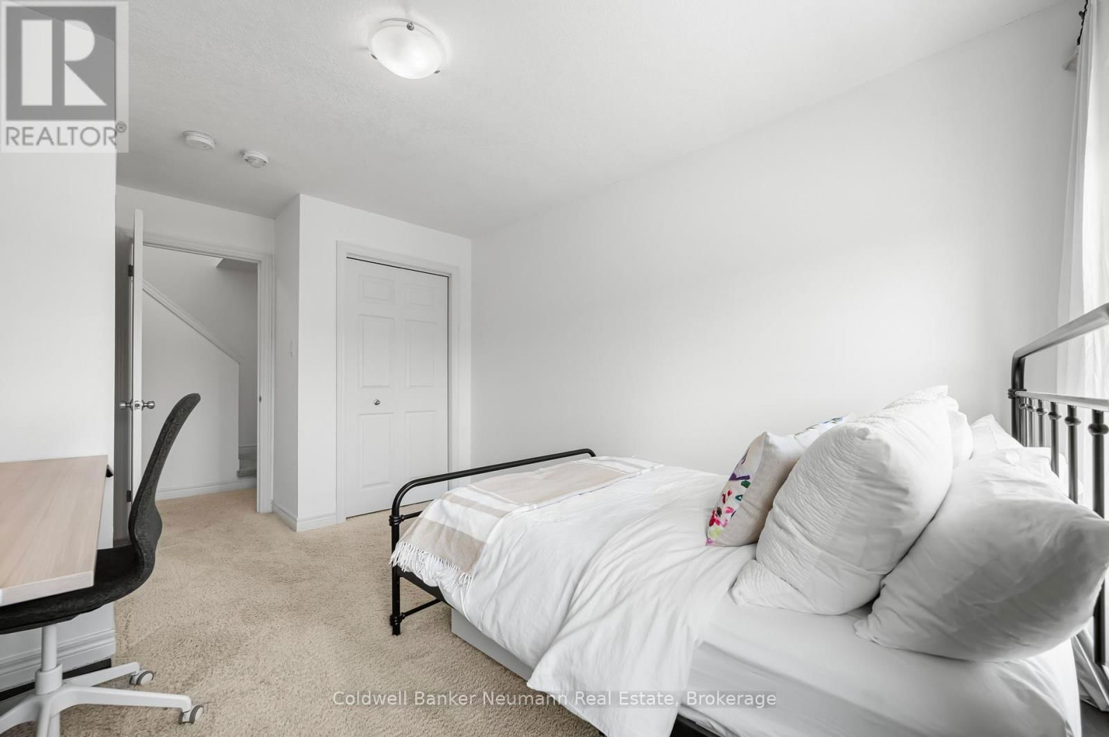 45 - 39 KAY CRESCENT Image 32