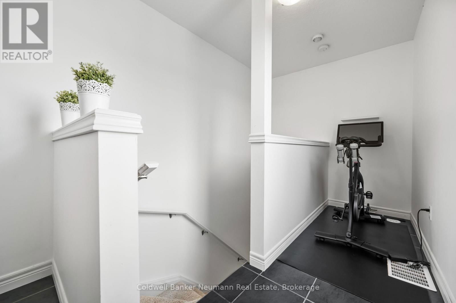 45 - 39 KAY CRESCENT Image 35