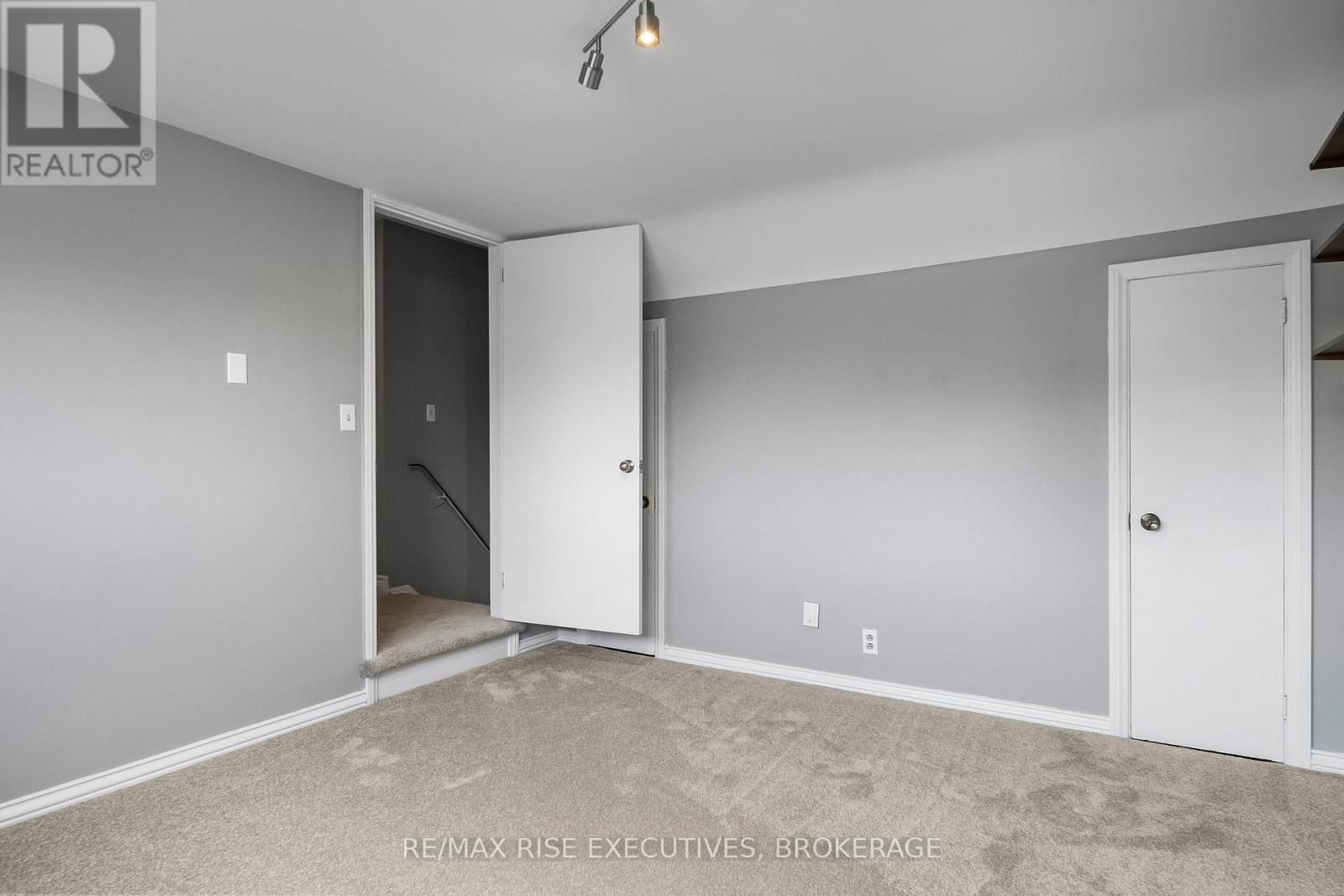282 WELBORNE AVENUE Image 34