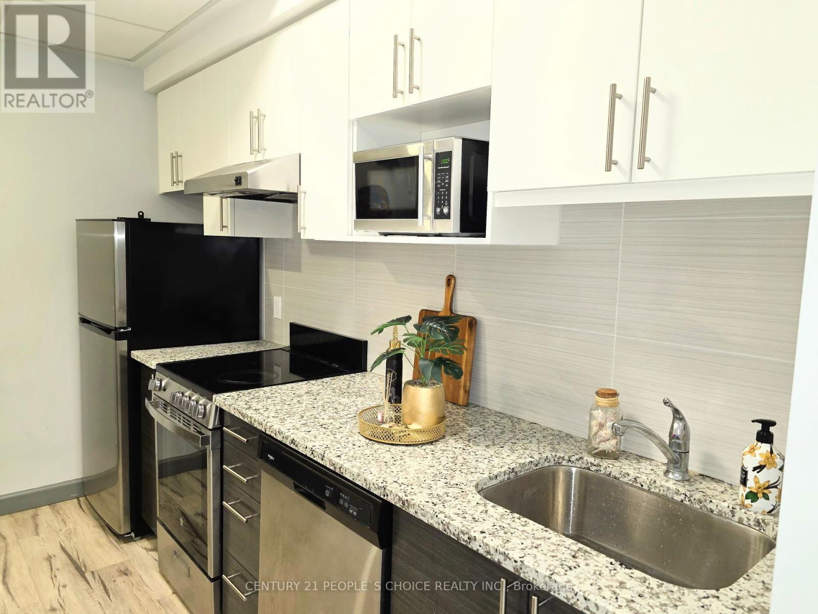 419 - 77 LELAND STREET Image 3