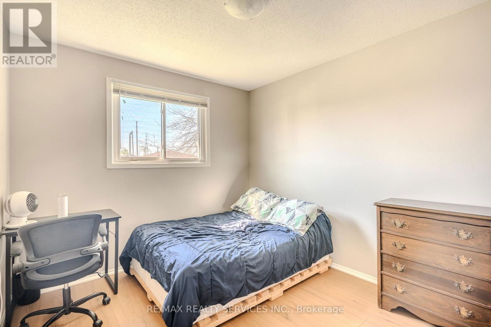 50 CHANTAL COURT Image 13