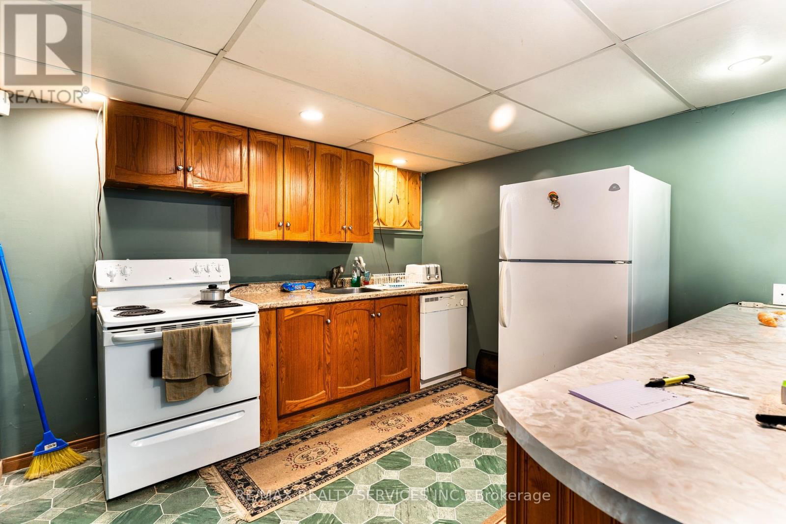 50 CHANTAL COURT Image 18