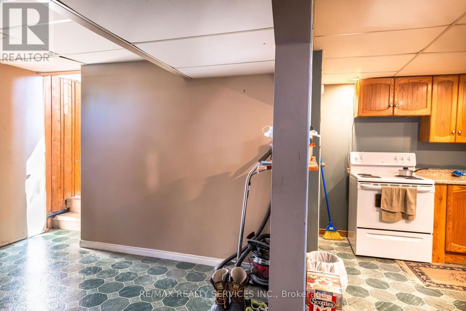 50 CHANTAL COURT Image 21