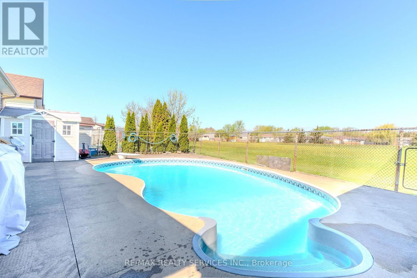 50 CHANTAL COURT Image 28