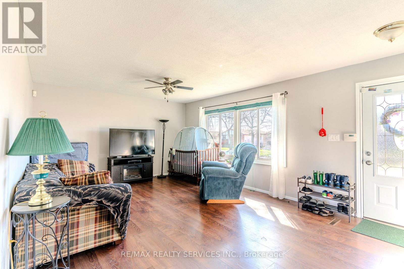50 CHANTAL COURT Image 7