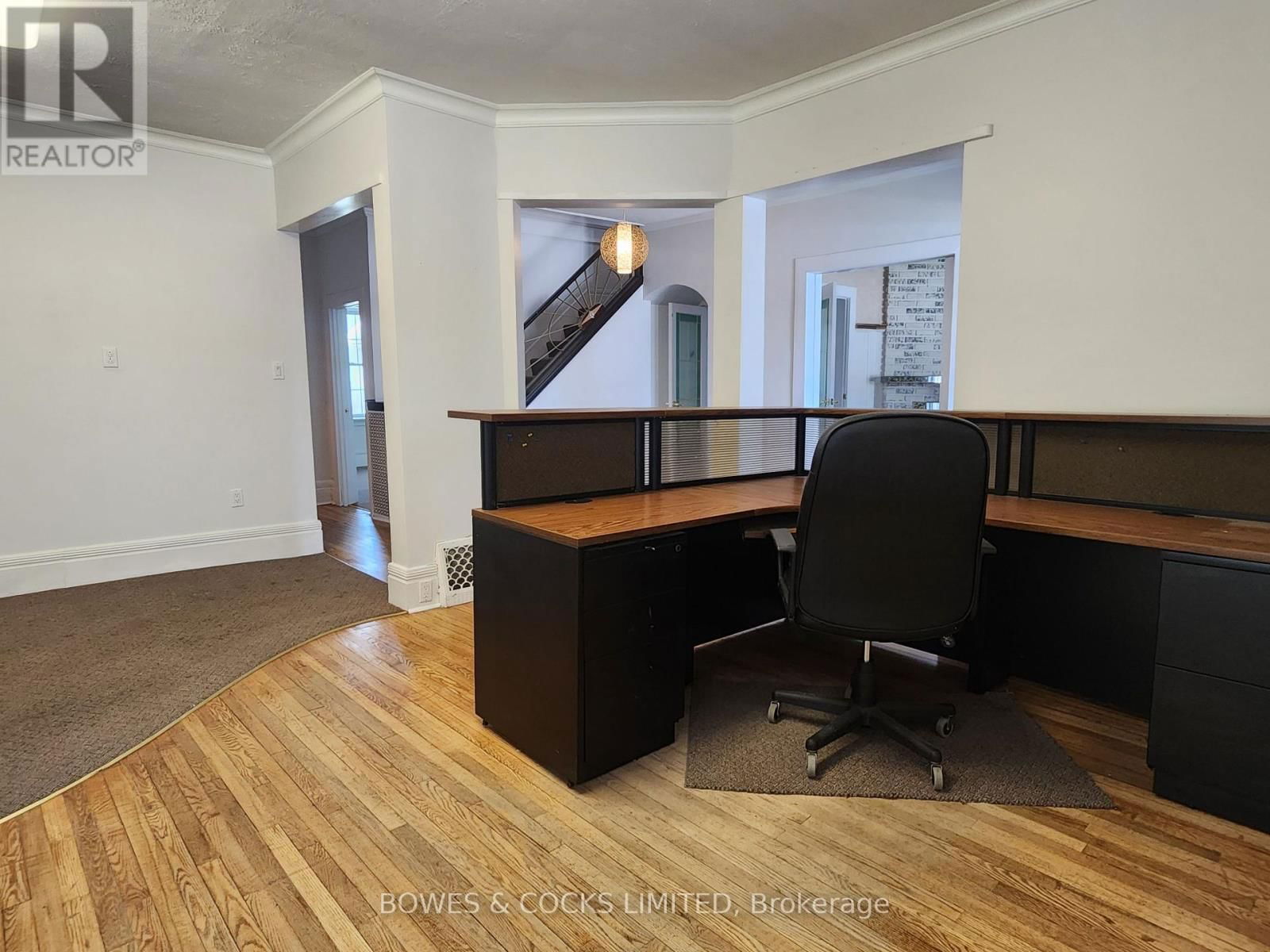 124 MAPLE AVENUE Image 10