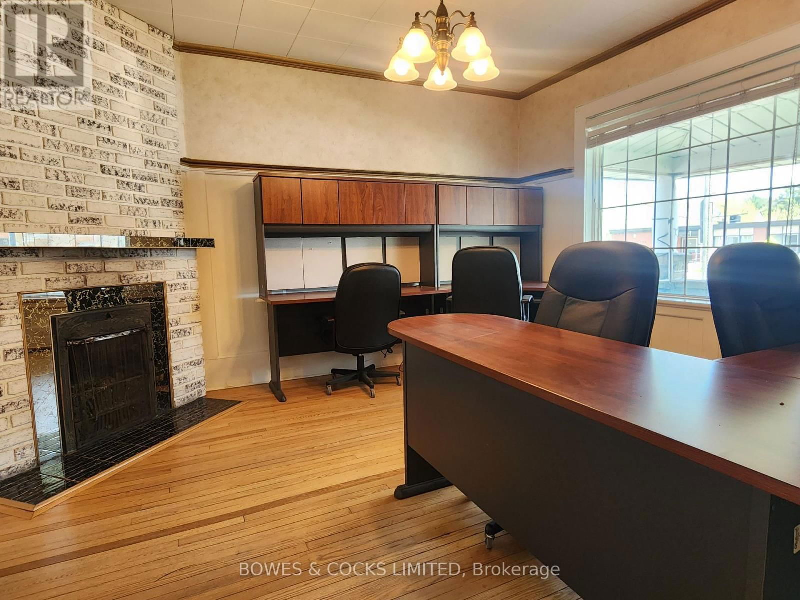 124 MAPLE AVENUE Image 12