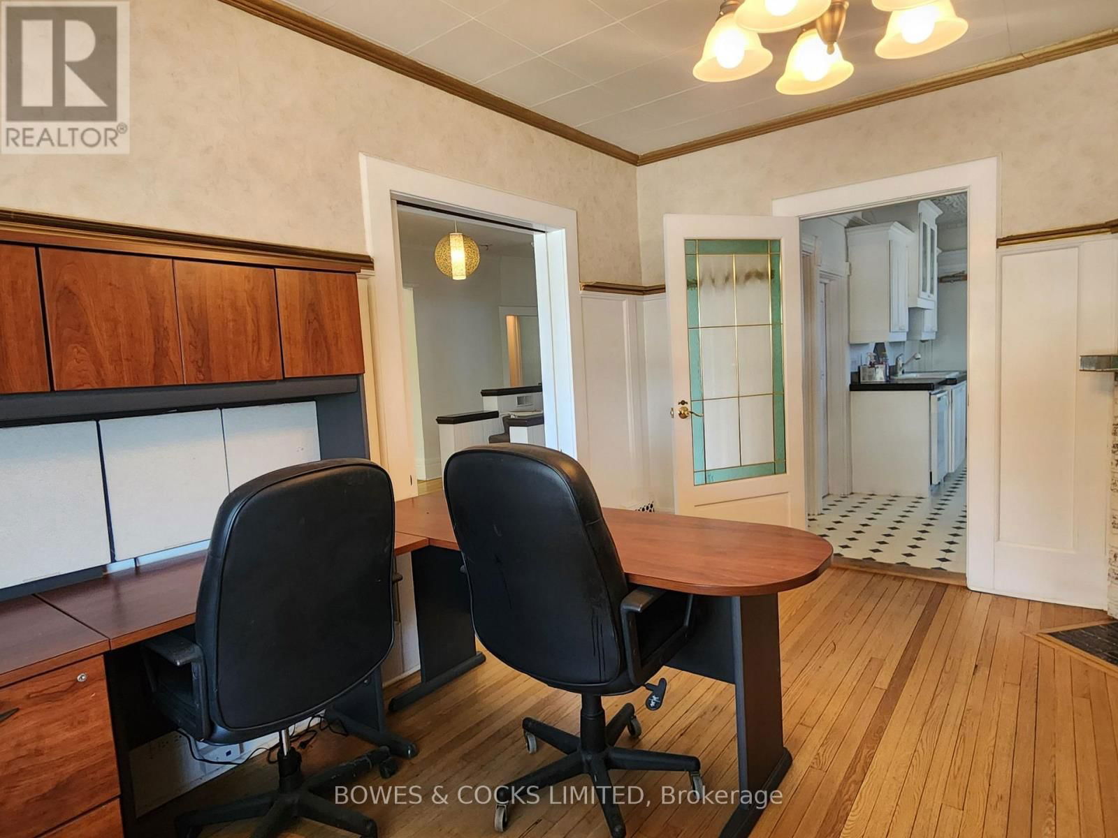124 MAPLE AVENUE Image 15