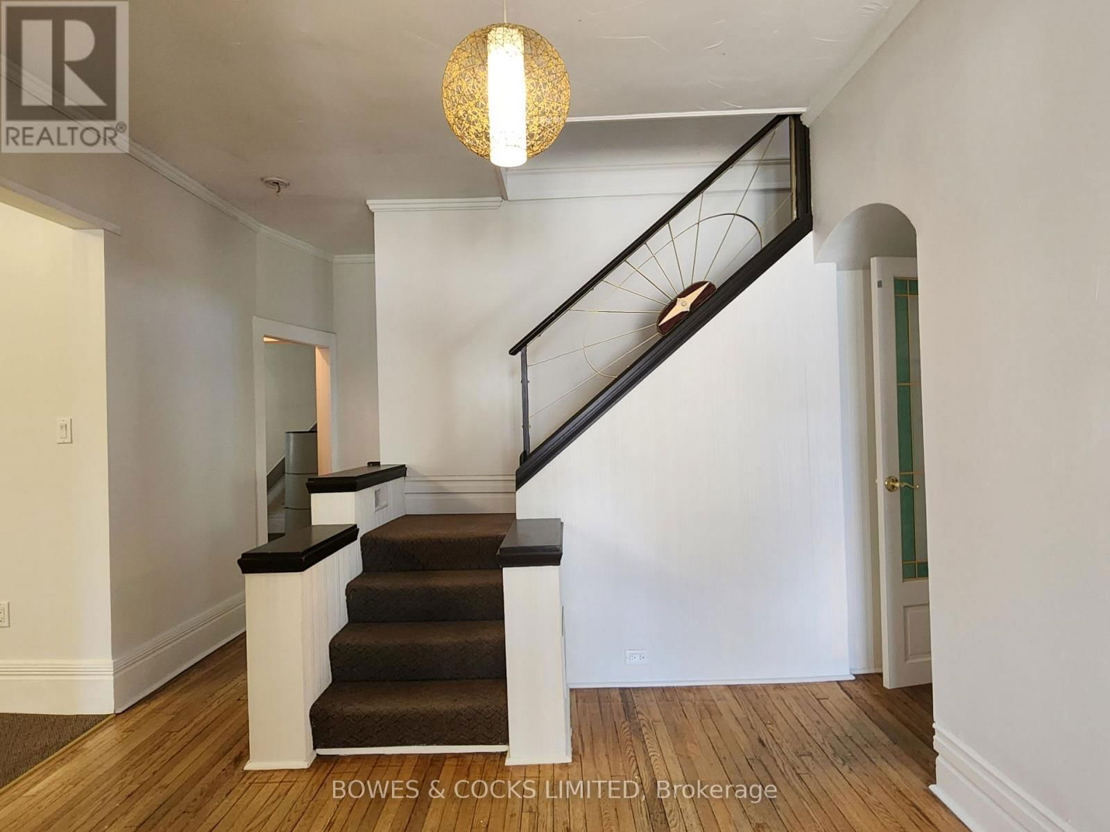 124 MAPLE AVENUE Image 16