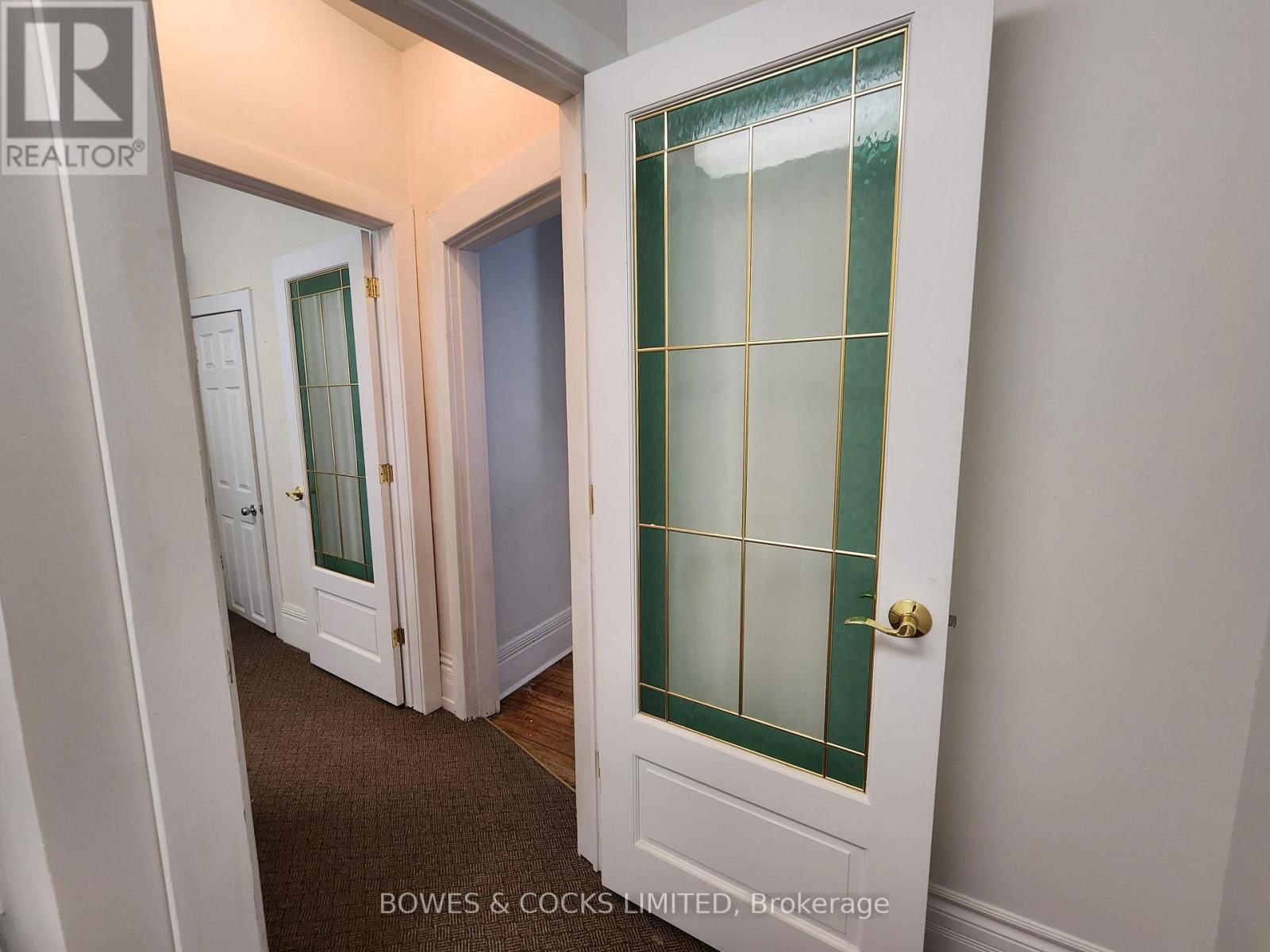 124 MAPLE AVENUE Image 23