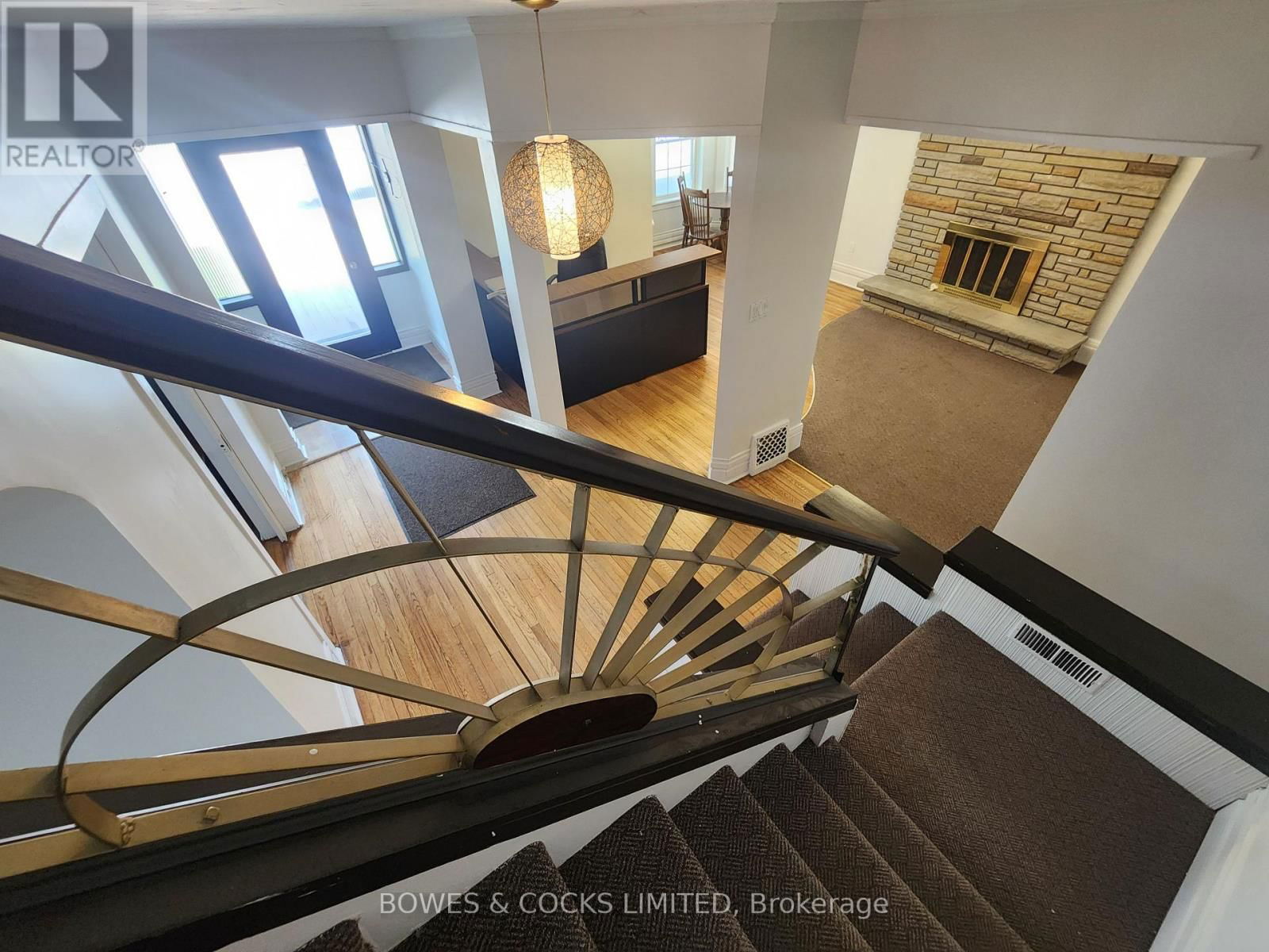 124 MAPLE AVENUE Image 26