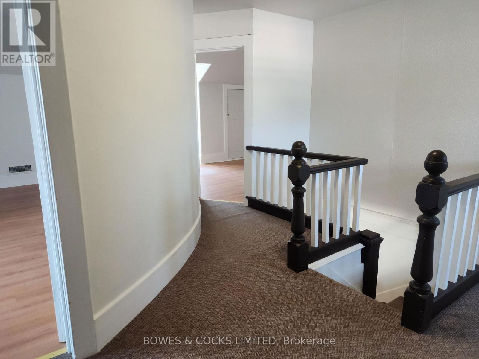 124 MAPLE AVENUE Image 29