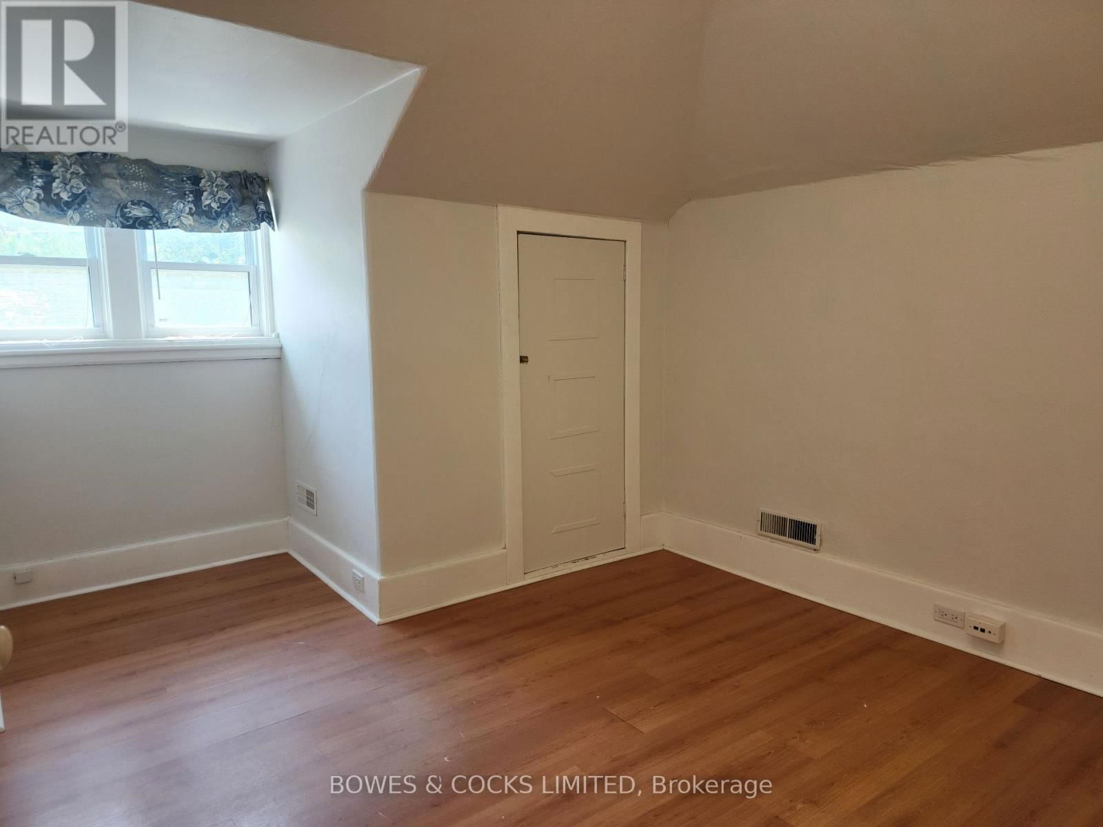 124 MAPLE AVENUE Image 30