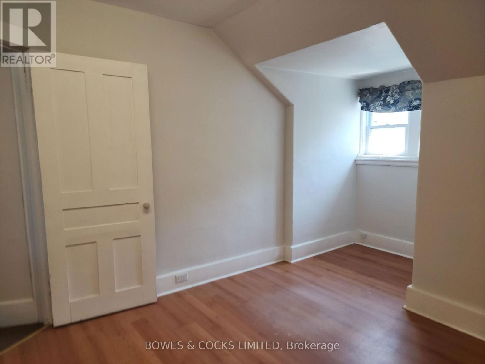 124 MAPLE AVENUE Image 31