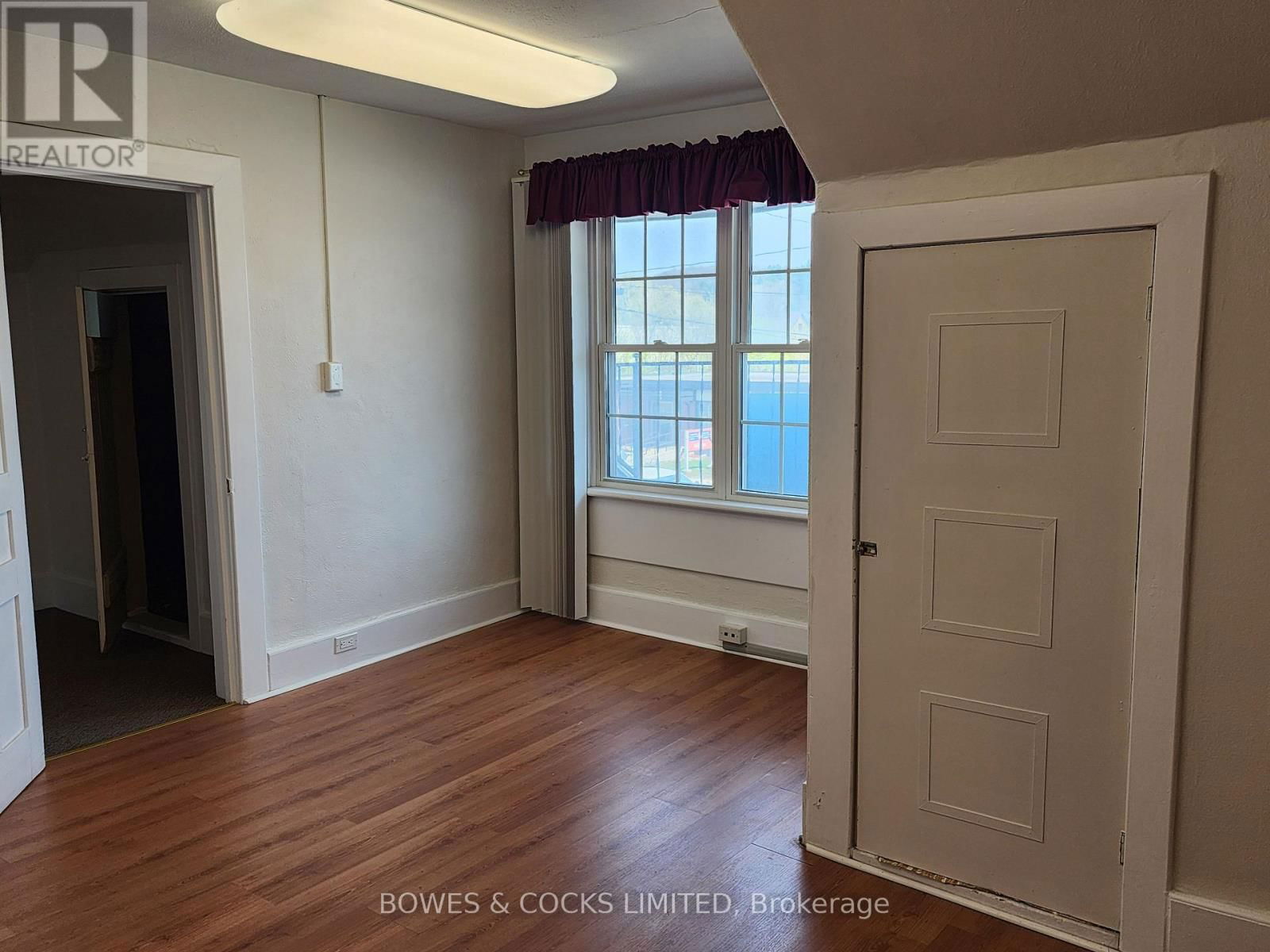 124 MAPLE AVENUE Image 33
