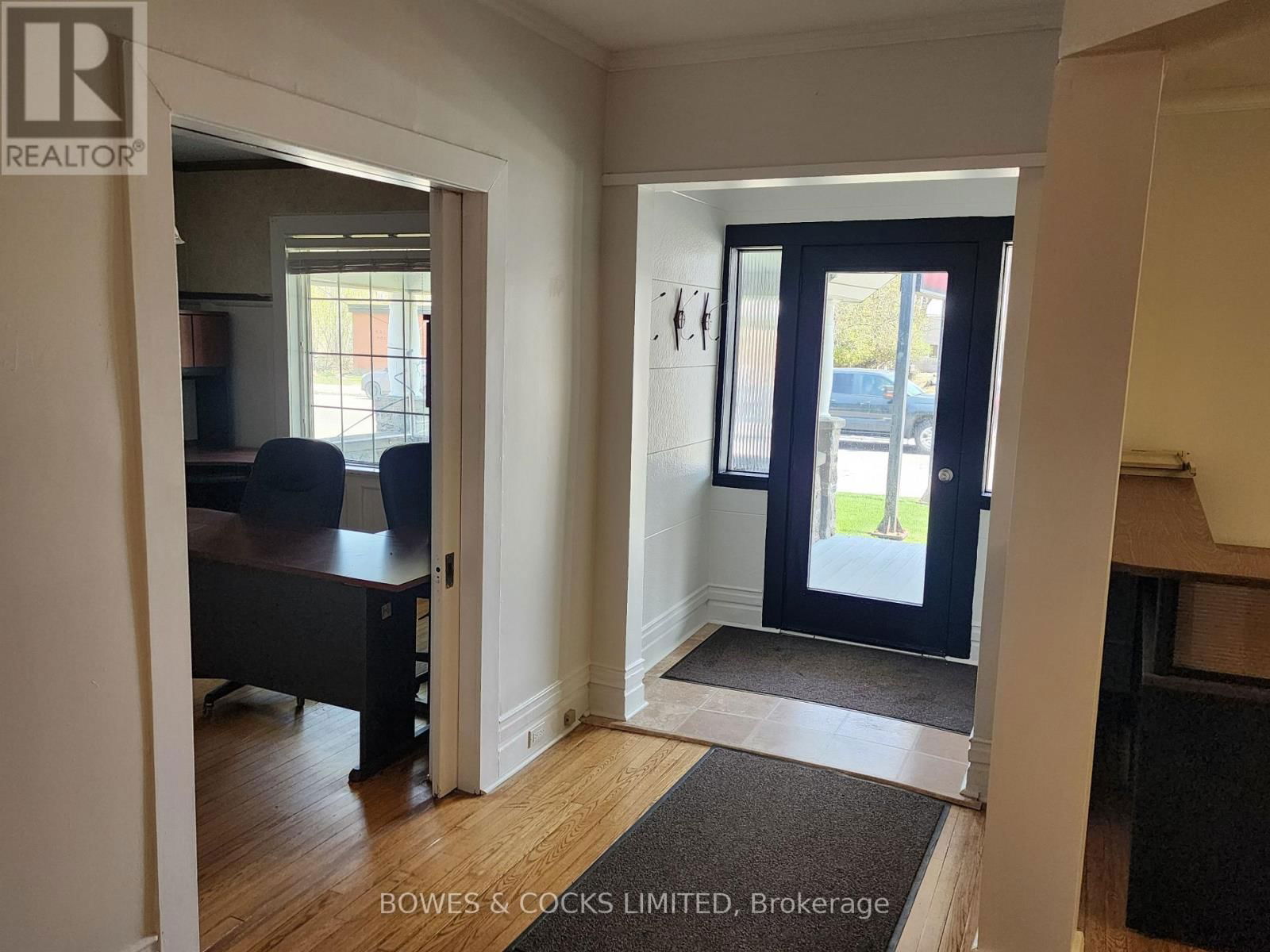 124 MAPLE AVENUE Image 6