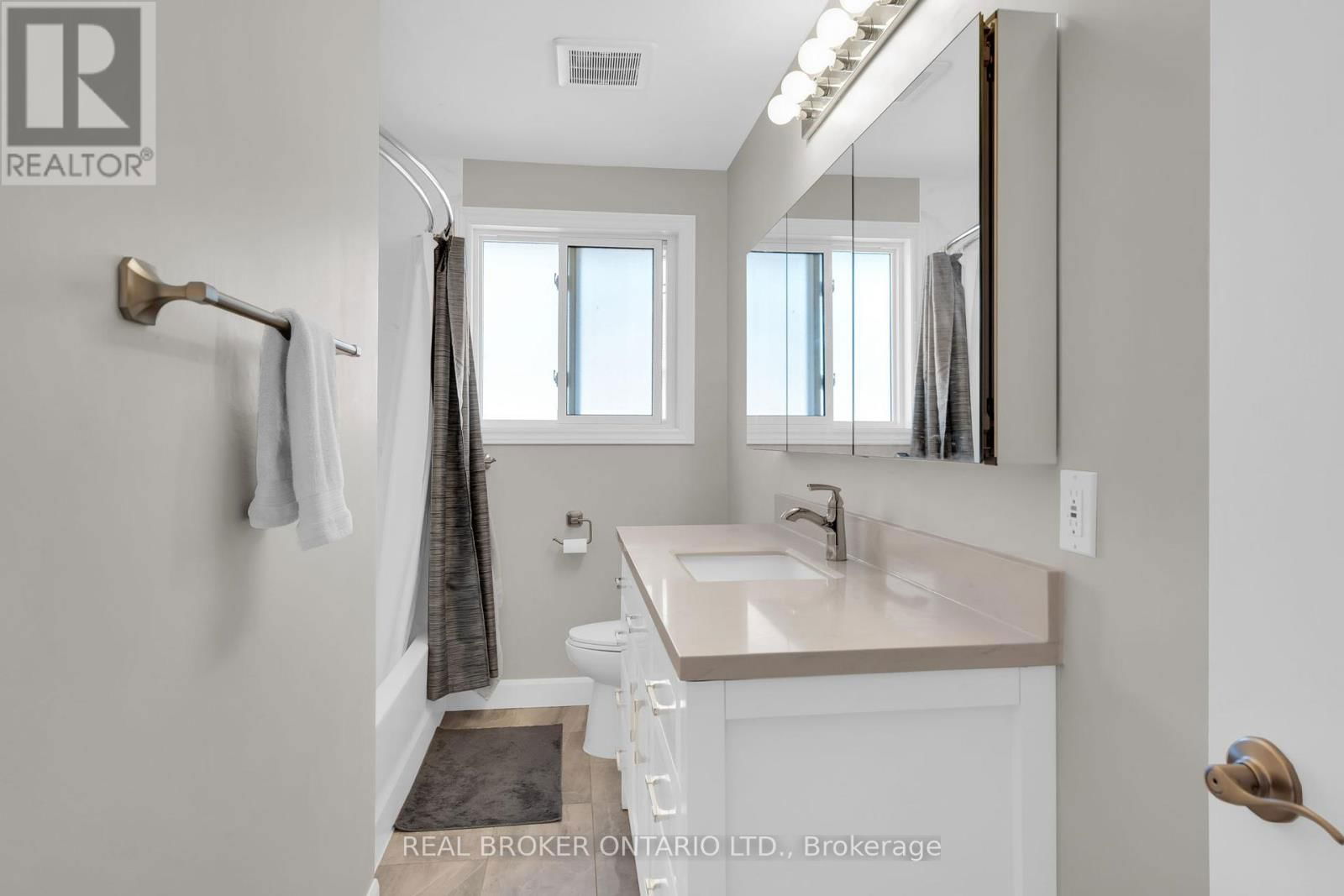 B - 1178 CLYDE AVENUE Image 12